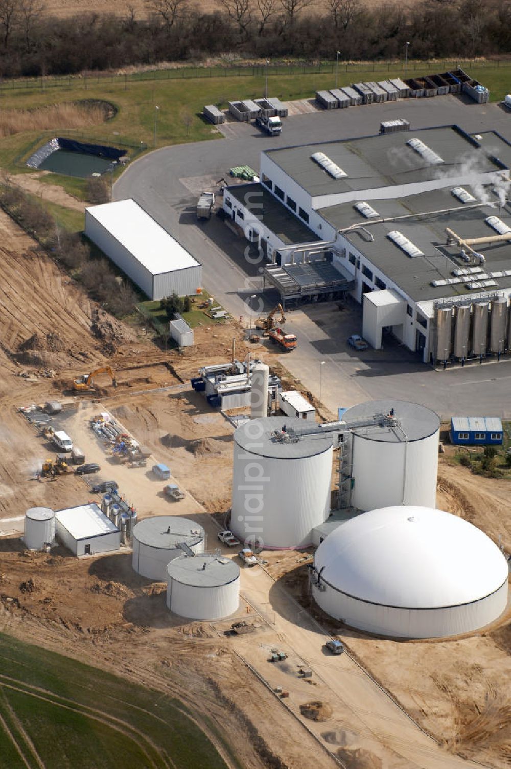 Malchin from above - Blick auf die Niederlassung der SecAnim GmbH der SARIA Bio-Industries AG & Co. KG in Malchin. SARIA ist ein Unternehmen, das sich überwiegend mit der Verwertung und Entsorgung von tierischen Reststoffen beschäftigt. SecAnim GmbH ist die neu gegründete Tochterfirma der SARIA Bio-Industries AG & Co. KG. Kontakt: SecAnim GmbH, Niederlassung Malchin, An der Landwehr, 17139 Malchin, Tel.: 03994/2096-0, E-Mail: kontakt@saria.de,