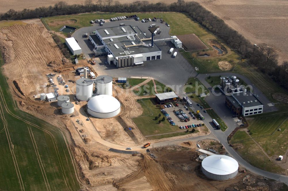 Malchin from the bird's eye view: Blick auf die Niederlassung der SecAnim GmbH der SARIA Bio-Industries AG & Co. KG in Malchin. SARIA ist ein Unternehmen, das sich überwiegend mit der Verwertung und Entsorgung von tierischen Reststoffen beschäftigt. SecAnim GmbH ist die neu gegründete Tochterfirma der SARIA Bio-Industries AG & Co. KG. Kontakt: SecAnim GmbH, Niederlassung Malchin, An der Landwehr, 17139 Malchin, Tel.: 03994/2096-0, E-Mail: kontakt@saria.de,