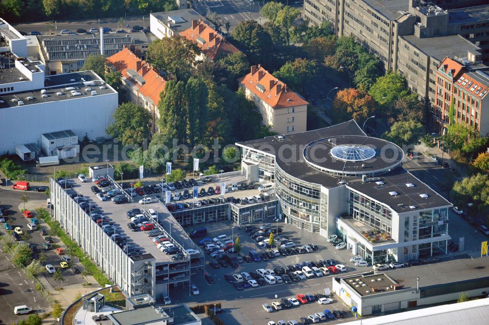 Aerial image Berlin - Eine Filiale der Volkswagen Automobile Berlin GmbH an der Franklinstraße in Berlin-Charlottenburg. A store of the Volkswagen Automobile Berlin GmbH at the street Franklinstrasse in Berlin-Charlottenburg.