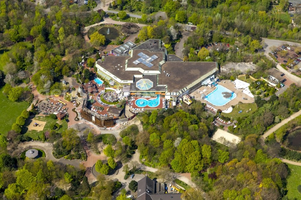 Aerial photograph Duisburg, Röttgersbach - Niederrhein Therme of Revierpark Mattlerbusch GmbH in Roettgersbach in Duisburg in North Rhine-Westphalia