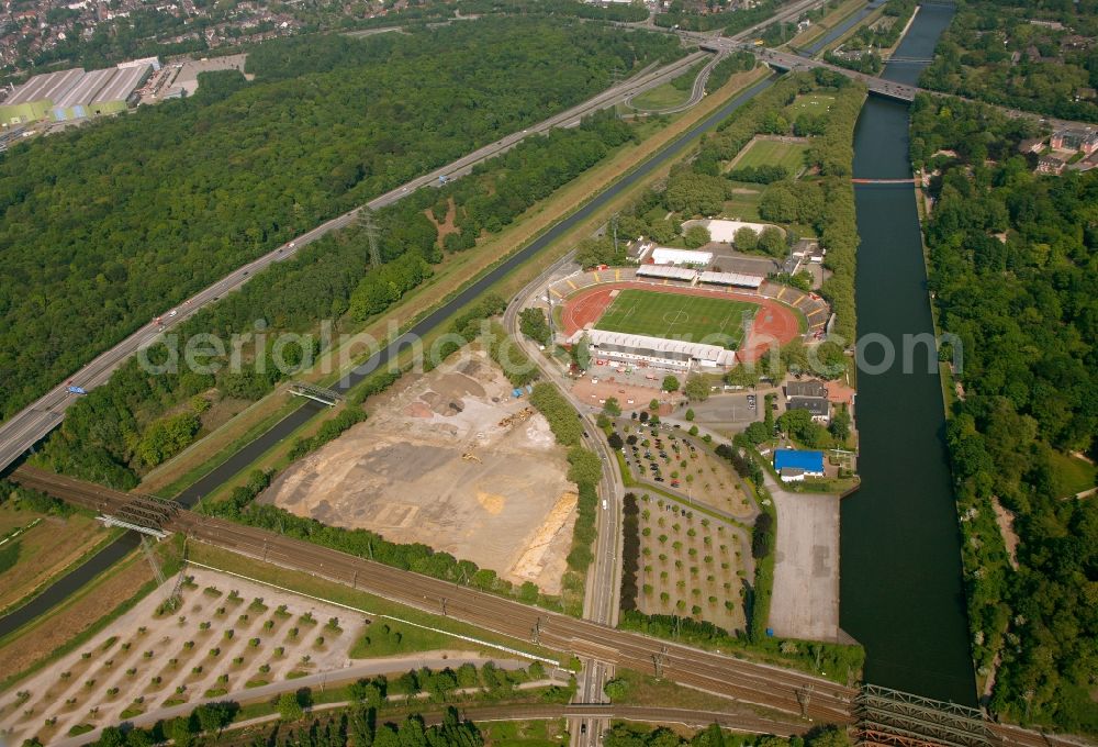 Oberhausen from above - Area around the Stadion Niederrhein (also known as niederrhein stadium) at the shore of the rhein-herne-canal in Oberhausen in the state North Rhine - Westphalia. The stadium is the workout place of the football club Rot-Weiss-Oberhausen