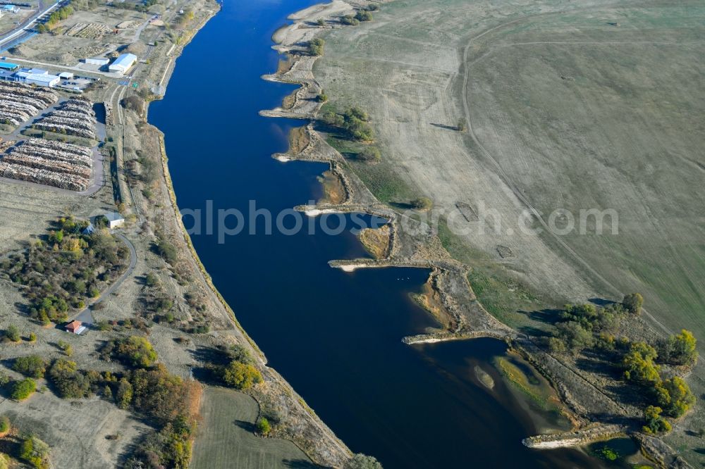 Aerial photograph Lutherstadt Wittenberg - Groyne head of the of the River Elbe river course in Lutherstadt Wittenberg in the state Saxony-Anhalt, Germany