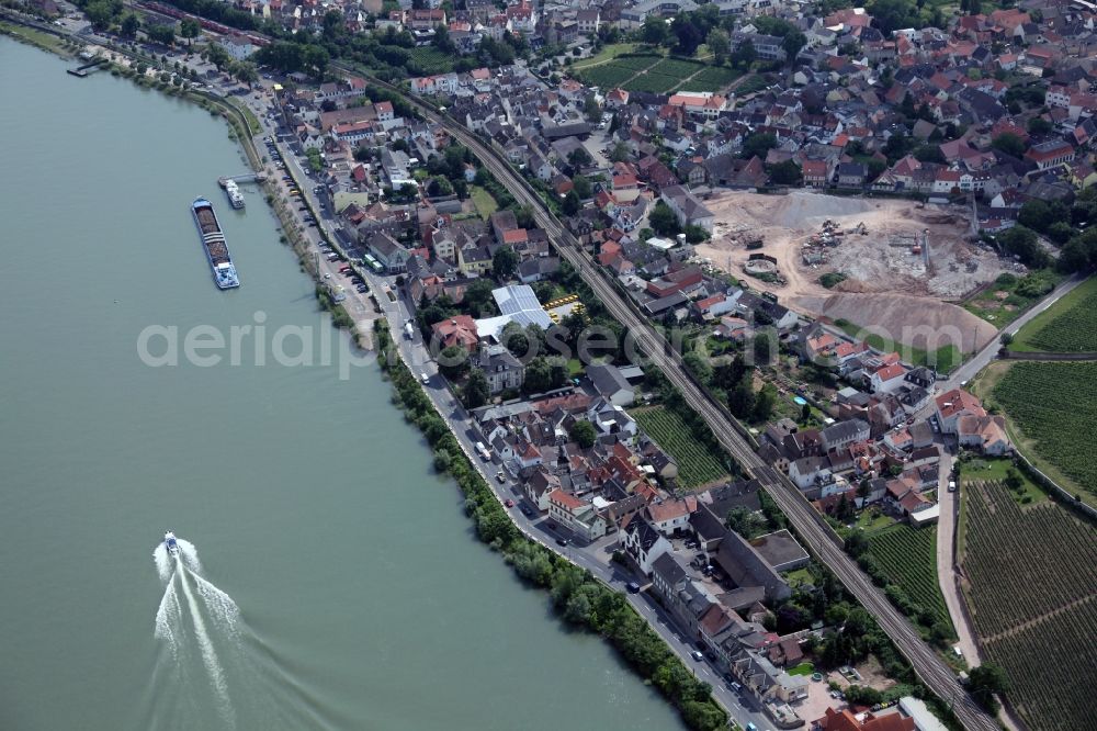 Nierstein from above - Nierstein is a municipality in the district Mainz-Bingen, in Rhineland-Palatinate