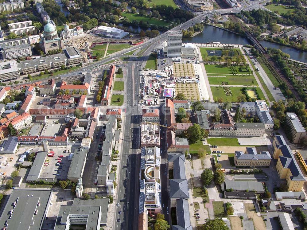 Potsdam from above - 07.10.2004 Blick auf die Nikolaikirche mit den Umbauarbeiten entlang der Straße Lange Brücke in Potsdam und der daneben liegenden Straße der Breite Straße in dieser sich das Ministerium befindet