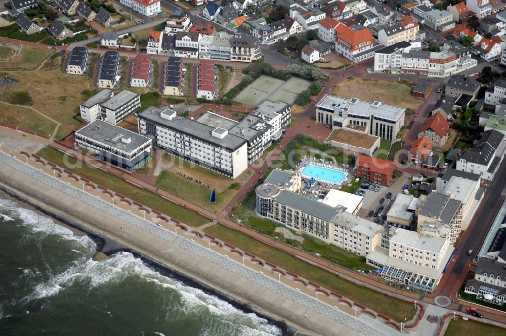 Norderney from the bird's eye view: Blick auf die Stadt Norderney auf der gleichnamigen Insel. Norderney ist von Westen gesehen die dritte der sieben zu Niedersachsen gehörenden ostfriesischen Inseln, die in der Nordsee dem Festland vorgelagert sind. Zugleich bildet das Gebiet der Insel die Stadt Norderney im Landkreis Aurich mit knapp 6000 Einwohnern. Zur Stadt gehören die beiden Ortsteile Fischerhafen und Siedlung Nordhelm. Im Süden der Insel erstreckt sich das Wattenmeer. Das Watt sowie die gesamte Osthälfte Norderneys gehören zum Nationalpark Niedersächsisches Wattenmeer. Kontakt: Stadt Norderney, Am Kurplatz 3, 26537 Norderney, Tel. +49(0)4932 920-0, Fax +49(0)4932 920-222, E-Mail: info@norderney.de