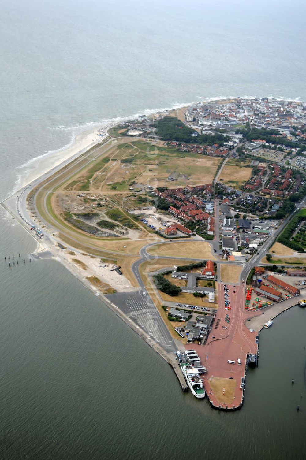 Aerial photograph Norderney - Blick auf den Hafen auf Norderney. Der Hafen Norderney dient hauptsächlich als Fährhafen und Sportboothafen. Kontakt Hafenamt: Niedersachsen Ports GmbH + Co. KG Hafenamt, Am Hafen 2, 26548 Norderney, Tel. +49(0)4932 9257-0