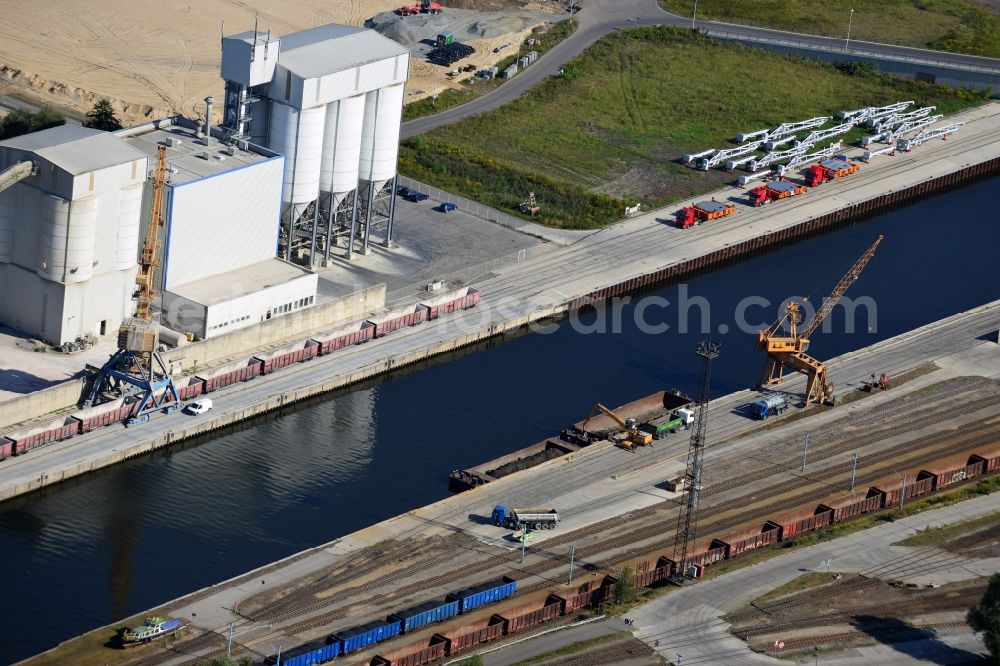 Aerial image Königs Wusterhausen - View at the North harbor at Nottekanal in Königs Wusterhausen in the federal state of Brandenburg. The North Harbour is connected to rail, road and water and it is the central industrial location in the harbor area of Königs Wusterhausen. It is operated by the LUTRA Ltd