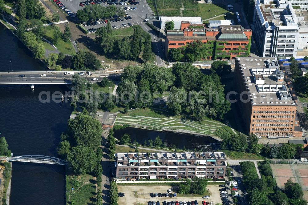 Berlin from the bird's eye view: Basin and harbour pool Nordhafen Vorbecken in the Wedding part of Berlin