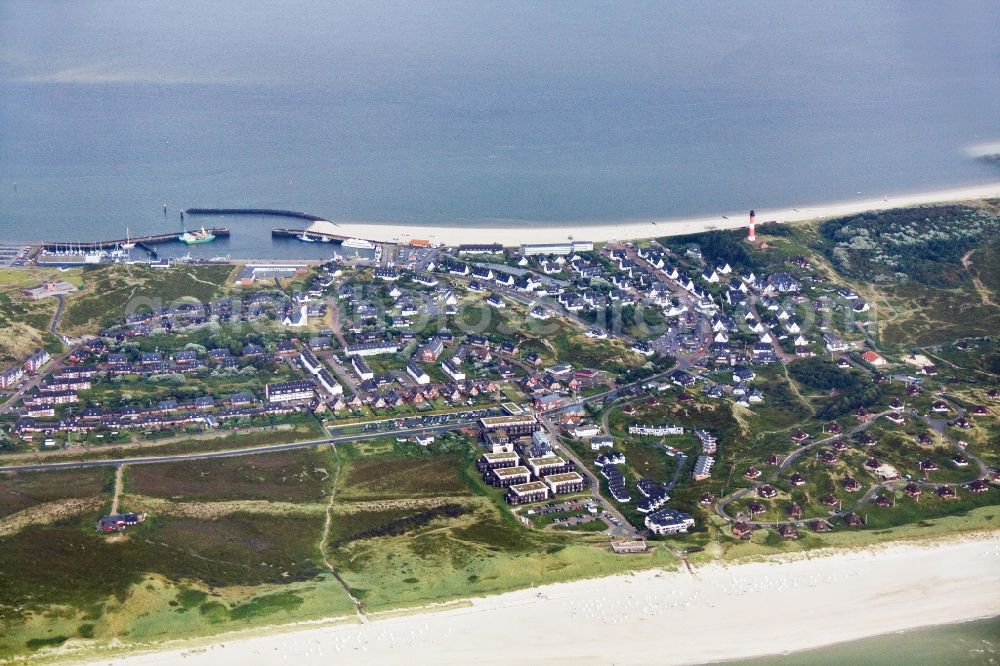 Hörnum/Sylt from the bird's eye view: Hörnum (Sylt) in Schleswig-Holstein is located in the municipal district of North Friesland. It lies at the tip of the southern island of Sylt Nehrungshakens the island. The congregation belongs to the office landscape Hörnum Sylt