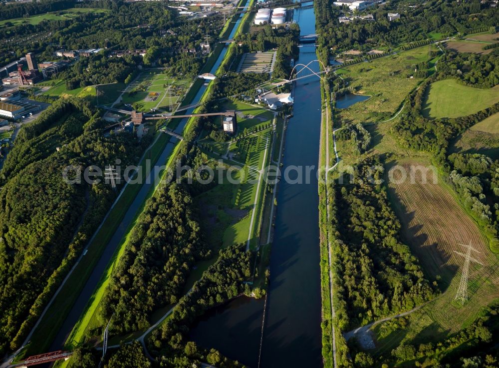 Aerial photograph Gelsenkirchen - View of the Nordsternpark, a landscaped park on the site of the former Nordstern in Gelsenkirchen. After the closure of the premises Nordstern building was renovated and turned into a park