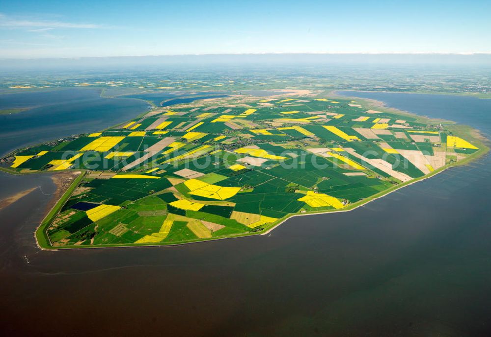 Aerial image Nordstrand - Nordstrand is a peninsula and former island in North Frisia on the North Sea coast. It is part of the Nordfriesland district in the federal state of Schleswig-Holstein