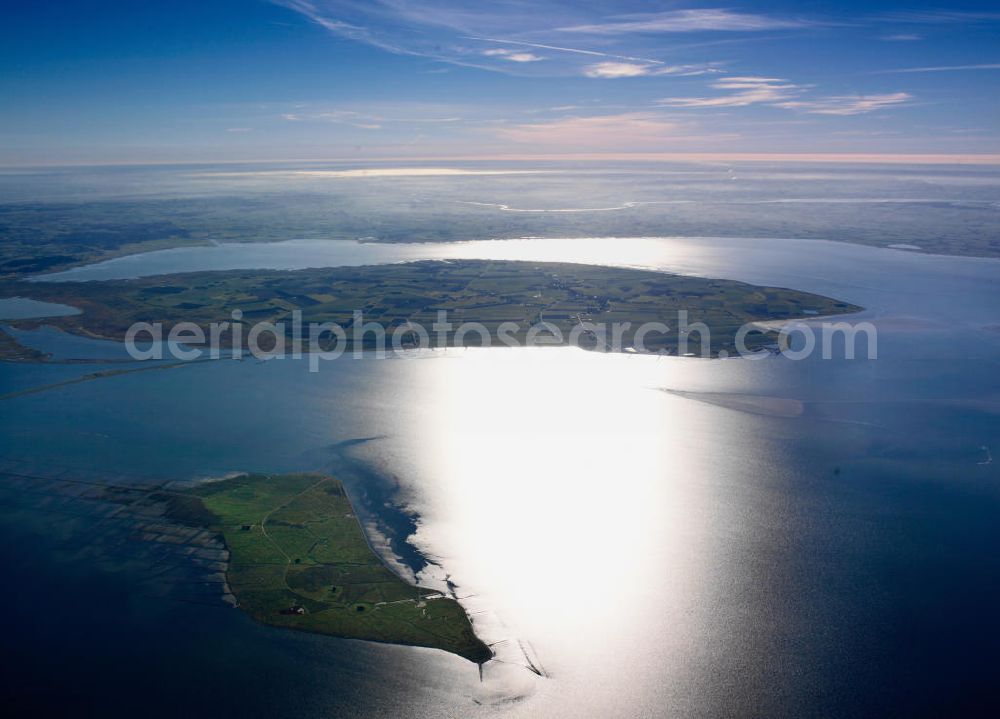 Aerial photograph Nordstrand - Nordstrand is a peninsula and former island in North Frisia on the North Sea coast. It is part of the Nordfriesland district in the federal state of Schleswig-Holstein