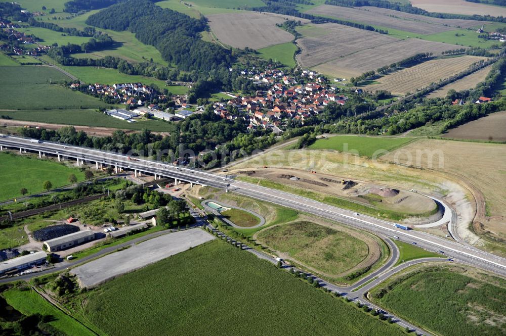 Eisenach from the bird's eye view: Blick auf den Verlauf des Projekt Nordverlegung / Umfahrung Hörselberge der Autobahn E40 / A4 in Thüringen bei Eisenach. Durchgeführt werden die im Zuge dieses Projektes notwendigen Arbeiten unter an derem von den Mitarbeitern der Niederlassung Weimar der EUROVIA Verkehrsbau Union sowie der Niederlassungen Abbruch und Erdbau, Betonstraßenbau, Ingenieurbau und TECO Schallschutz der EUROVIA Beton sowie der DEGES.