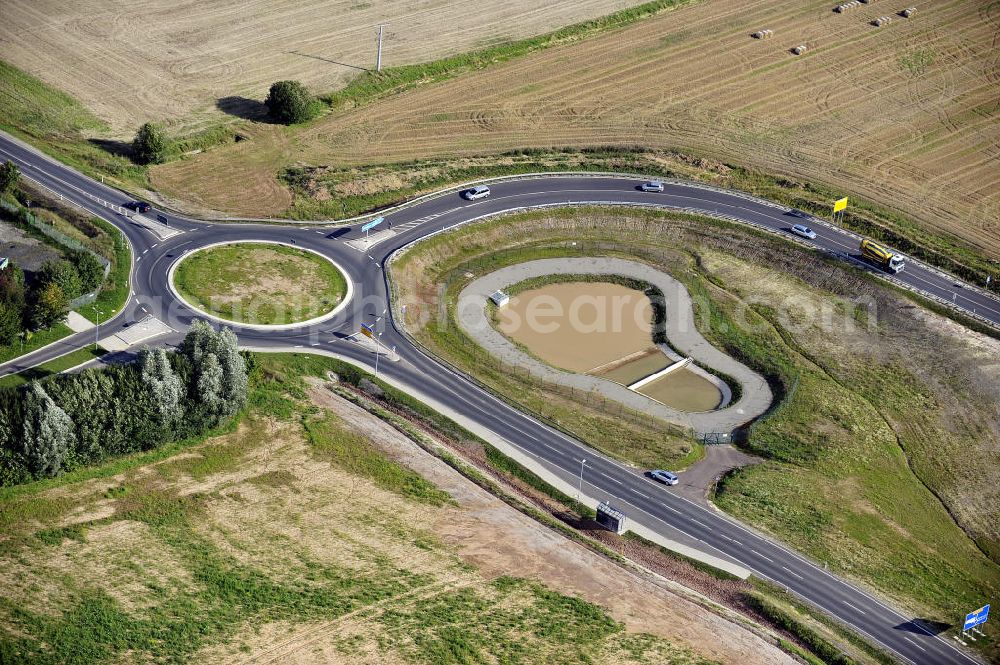 Aerial photograph Eisenach - Blick auf den Verlauf des Projekt Nordverlegung / Umfahrung Hörselberge der Autobahn E40 / A4 in Thüringen bei Eisenach. Durchgeführt werden die im Zuge dieses Projektes notwendigen Arbeiten unter an derem von den Mitarbeitern der Niederlassung Weimar der EUROVIA Verkehrsbau Union sowie der Niederlassungen Abbruch und Erdbau, Betonstraßenbau, Ingenieurbau und TECO Schallschutz der EUROVIA Beton sowie der DEGES.