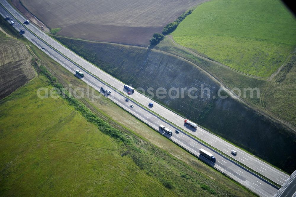 Eisenach from above - Blick auf den Verlauf des Projekt Nordverlegung / Umfahrung Hörselberge der Autobahn E40 / A4 in Thüringen bei Eisenach. Durchgeführt werden die im Zuge dieses Projektes notwendigen Arbeiten unter an derem von den Mitarbeitern der Niederlassung Weimar der EUROVIA Verkehrsbau Union sowie der Niederlassungen Abbruch und Erdbau, Betonstraßenbau, Ingenieurbau und TECO Schallschutz der EUROVIA Beton sowie der DEGES.