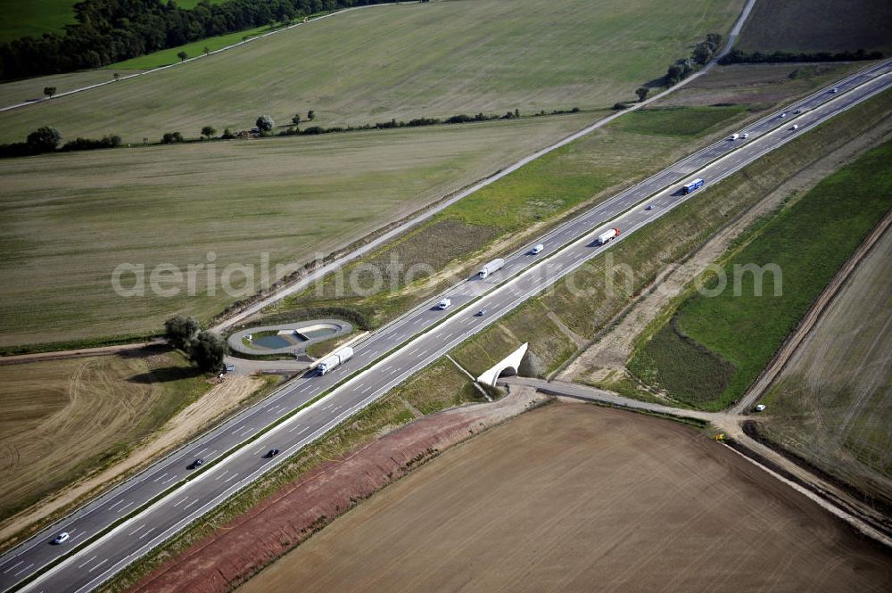 Aerial photograph Eisenach - Blick auf den Verlauf des Projekt Nordverlegung / Umfahrung Hörselberge der Autobahn E40 / A4 in Thüringen bei Eisenach. Durchgeführt werden die im Zuge dieses Projektes notwendigen Arbeiten unter an derem von den Mitarbeitern der Niederlassung Weimar der EUROVIA Verkehrsbau Union sowie der Niederlassungen Abbruch und Erdbau, Betonstraßenbau, Ingenieurbau und TECO Schallschutz der EUROVIA Beton sowie der DEGES.