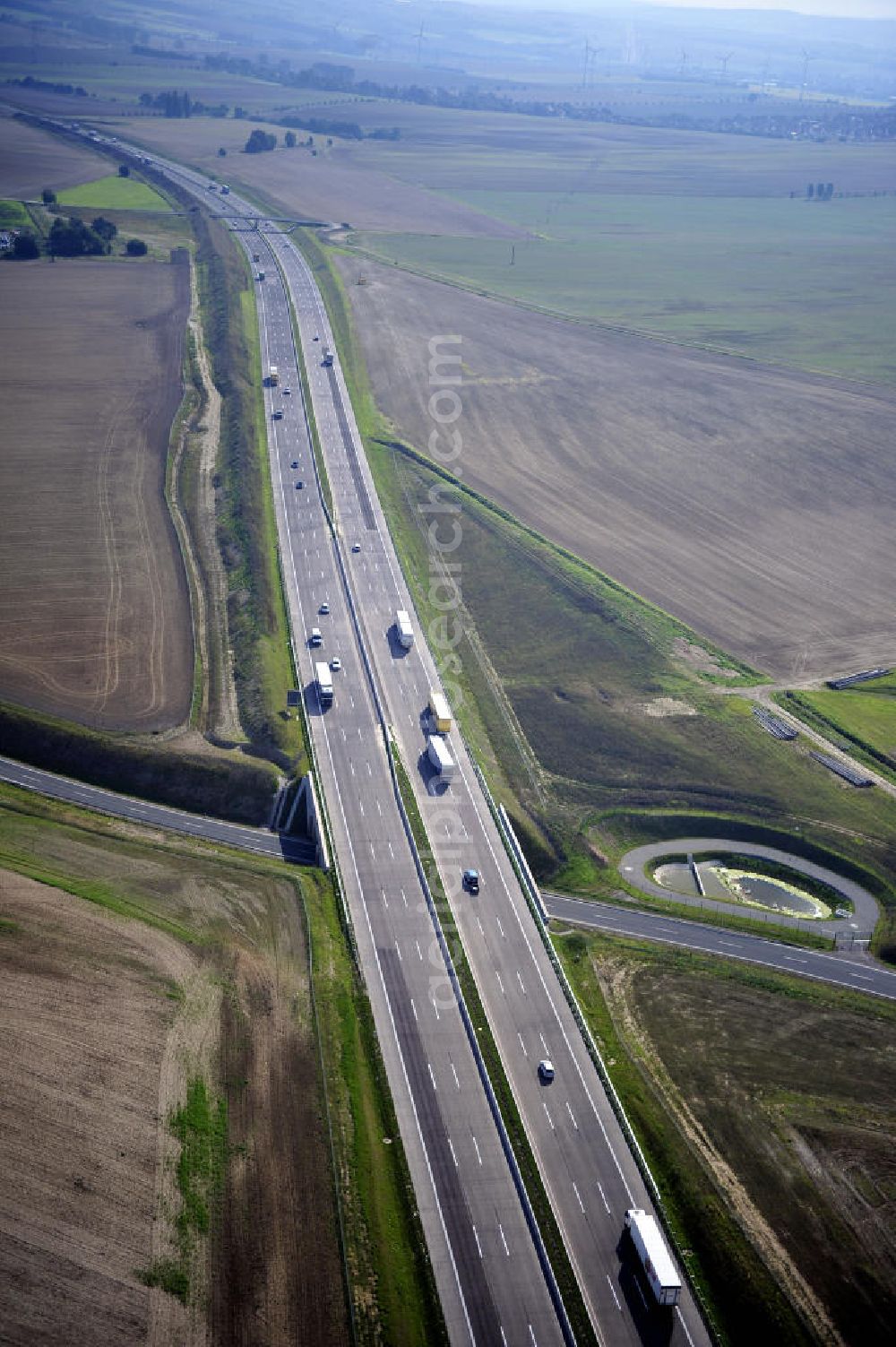 Eisenach from the bird's eye view: Blick auf den Verlauf des Projekt Nordverlegung / Umfahrung Hörselberge der Autobahn E40 / A4 in Thüringen bei Eisenach. Durchgeführt werden die im Zuge dieses Projektes notwendigen Arbeiten unter an derem von den Mitarbeitern der Niederlassung Weimar der EUROVIA Verkehrsbau Union sowie der Niederlassungen Abbruch und Erdbau, Betonstraßenbau, Ingenieurbau und TECO Schallschutz der EUROVIA Beton sowie der DEGES.