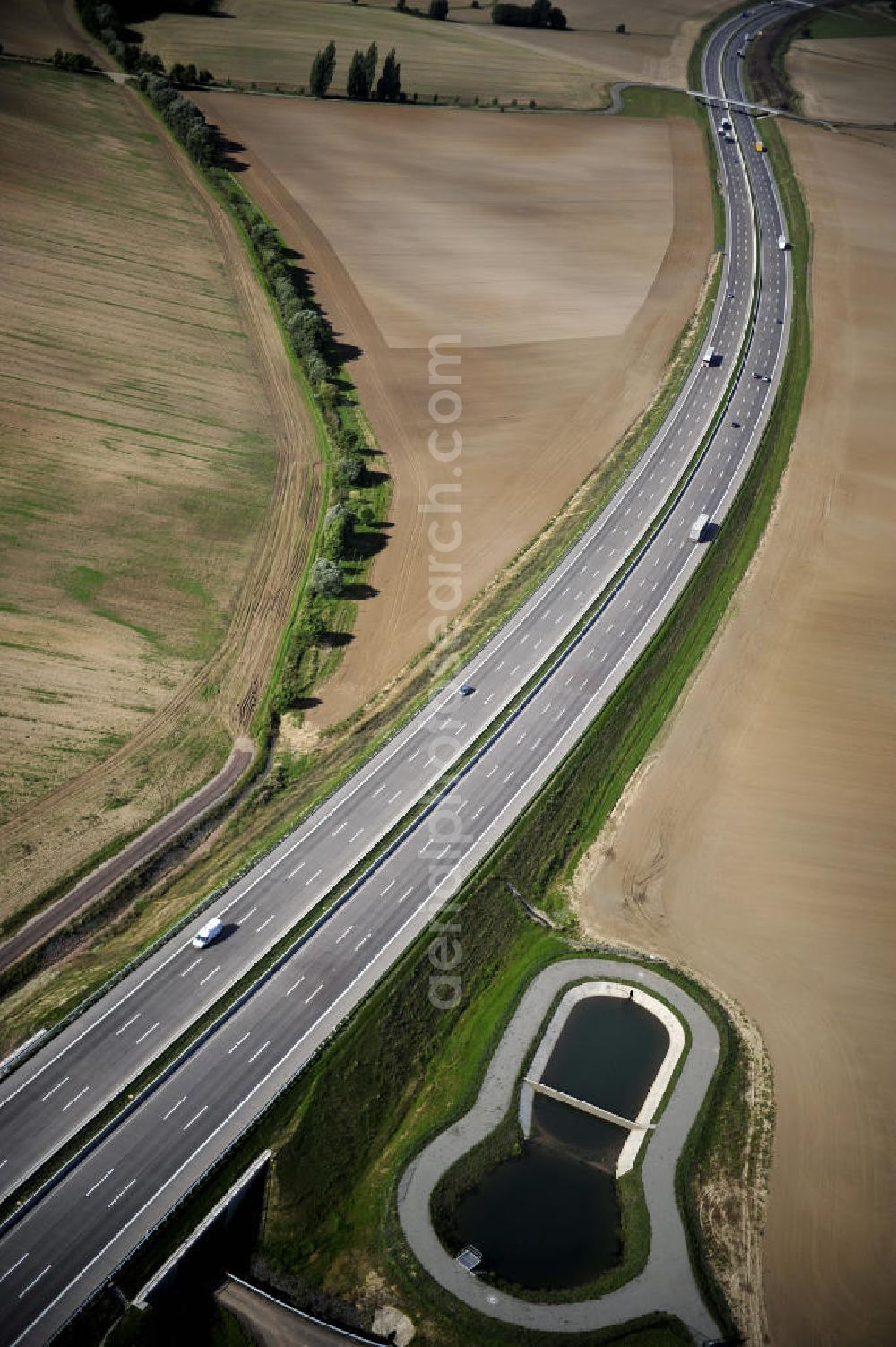 Aerial image Eisenach - Blick auf den Verlauf des Projekt Nordverlegung / Umfahrung Hörselberge der Autobahn E40 / A4 in Thüringen bei Eisenach. Durchgeführt werden die im Zuge dieses Projektes notwendigen Arbeiten unter an derem von den Mitarbeitern der Niederlassung Weimar der EUROVIA Verkehrsbau Union sowie der Niederlassungen Abbruch und Erdbau, Betonstraßenbau, Ingenieurbau und TECO Schallschutz der EUROVIA Beton sowie der DEGES.