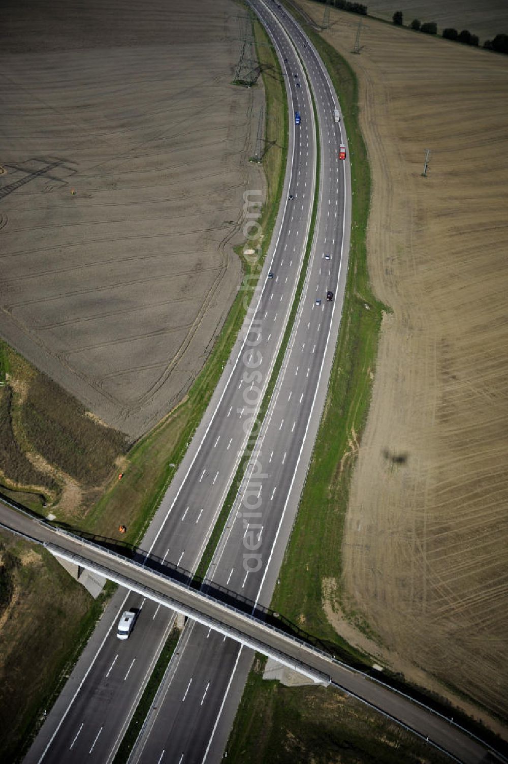 Eisenach from the bird's eye view: Blick auf den Verlauf des Projekt Nordverlegung / Umfahrung Hörselberge der Autobahn E40 / A4 in Thüringen bei Eisenach. Durchgeführt werden die im Zuge dieses Projektes notwendigen Arbeiten unter an derem von den Mitarbeitern der Niederlassung Weimar der EUROVIA Verkehrsbau Union sowie der Niederlassungen Abbruch und Erdbau, Betonstraßenbau, Ingenieurbau und TECO Schallschutz der EUROVIA Beton sowie der DEGES.