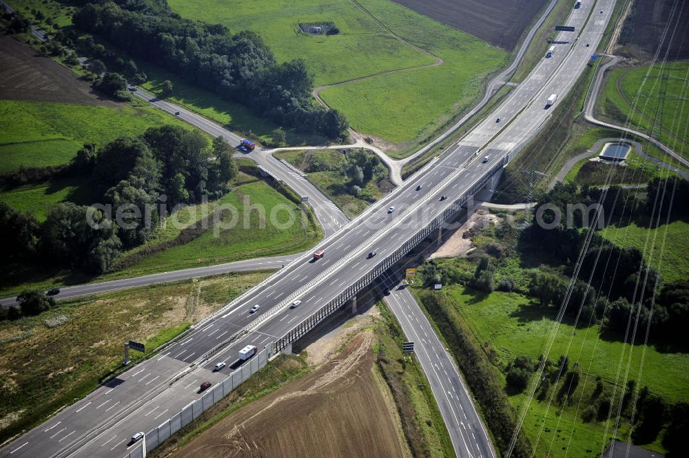 Aerial image Eisenach - Blick auf den Verlauf des Projekt Nordverlegung / Umfahrung Hörselberge der Autobahn E40 / A4 in Thüringen bei Eisenach. Durchgeführt werden die im Zuge dieses Projektes notwendigen Arbeiten unter an derem von den Mitarbeitern der Niederlassung Weimar der EUROVIA Verkehrsbau Union sowie der Niederlassungen Abbruch und Erdbau, Betonstraßenbau, Ingenieurbau und TECO Schallschutz der EUROVIA Beton sowie der DEGES.