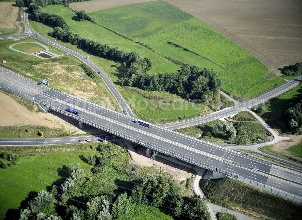 Aerial photograph Eisenach - Blick auf den Verlauf des Projekt Nordverlegung / Umfahrung Hörselberge der Autobahn E40 / A4 in Thüringen bei Eisenach. Durchgeführt werden die im Zuge dieses Projektes notwendigen Arbeiten unter an derem von den Mitarbeitern der Niederlassung Weimar der EUROVIA Verkehrsbau Union sowie der Niederlassungen Abbruch und Erdbau, Betonstraßenbau, Ingenieurbau und TECO Schallschutz der EUROVIA Beton sowie der DEGES.