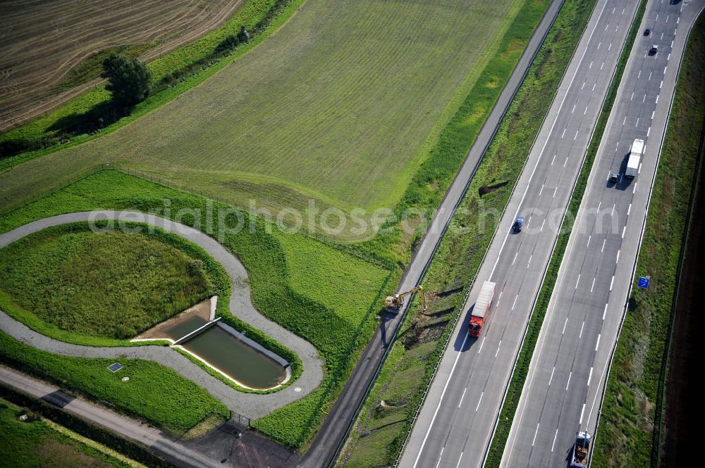 Eisenach from above - Blick auf den Verlauf des Projekt Nordverlegung / Umfahrung Hörselberge der Autobahn E40 / A4 in Thüringen bei Eisenach. Durchgeführt werden die im Zuge dieses Projektes notwendigen Arbeiten unter an derem von den Mitarbeitern der Niederlassung Weimar der EUROVIA Verkehrsbau Union sowie der Niederlassungen Abbruch und Erdbau, Betonstraßenbau, Ingenieurbau und TECO Schallschutz der EUROVIA Beton sowie der DEGES.