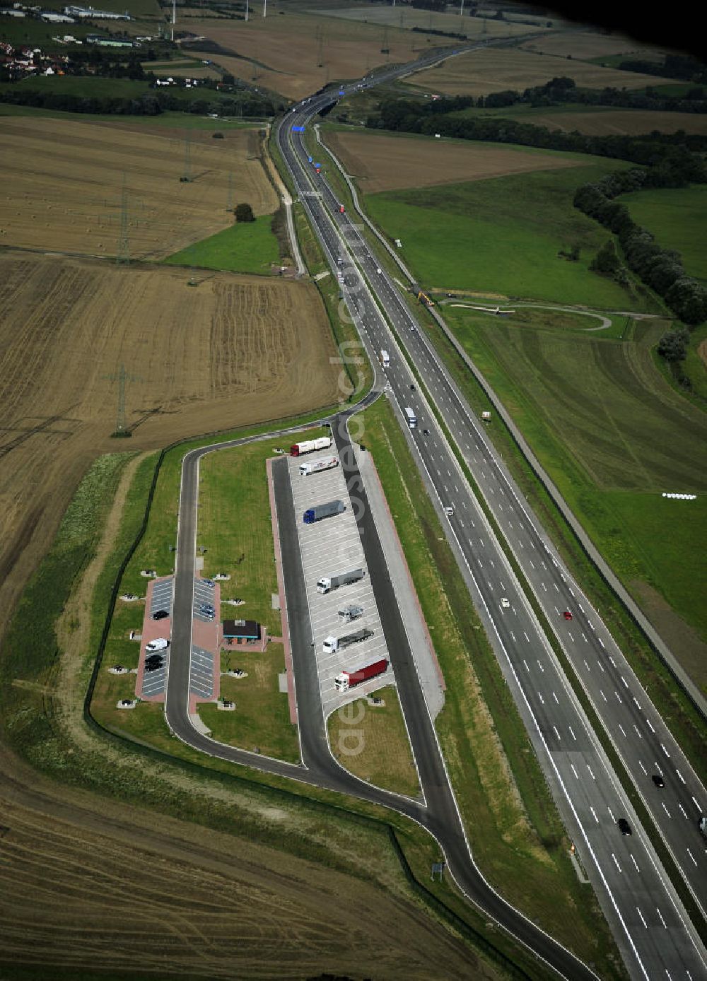 Eisenach from the bird's eye view: Blick auf den Verlauf des Projekt Nordverlegung / Umfahrung Hörselberge der Autobahn E40 / A4 in Thüringen bei Eisenach. Durchgeführt werden die im Zuge dieses Projektes notwendigen Arbeiten unter an derem von den Mitarbeitern der Niederlassung Weimar der EUROVIA Verkehrsbau Union sowie der Niederlassungen Abbruch und Erdbau, Betonstraßenbau, Ingenieurbau und TECO Schallschutz der EUROVIA Beton sowie der DEGES.