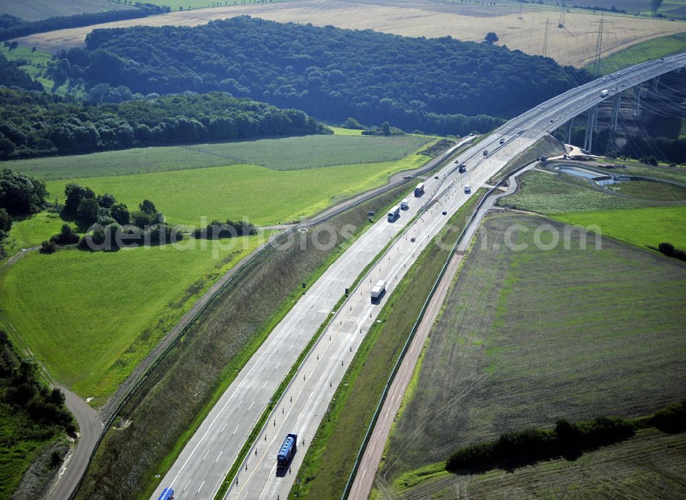 Aerial image Eisenach - Blick auf den Verlauf des Projekt Nordverlegung / Umfahrung Hörselberge der Autobahn E40 / A4 in Thüringen bei Eisenach. Durchgeführt werden die im Zuge dieses Projektes notwendigen Arbeiten unter an derem von den Mitarbeitern der Niederlassung Weimar der EUROVIA Verkehrsbau Union sowie der Niederlassungen Abbruch und Erdbau, Betonstraßenbau, Ingenieurbau und TECO Schallschutz der EUROVIA Beton sowie der DEGES.