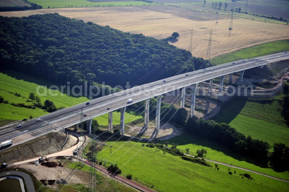 Eisenach from above - Blick auf den Verlauf des Projekt Nordverlegung / Umfahrung Hörselberge der Autobahn E40 / A4 in Thüringen bei Eisenach. Durchgeführt werden die im Zuge dieses Projektes notwendigen Arbeiten unter an derem von den Mitarbeitern der Niederlassung Weimar der EUROVIA Verkehrsbau Union sowie der Niederlassungen Abbruch und Erdbau, Betonstraßenbau, Ingenieurbau und TECO Schallschutz der EUROVIA Beton sowie der DEGES.