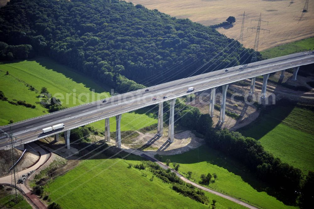 Eisenach from the bird's eye view: Blick auf den Verlauf des Projekt Nordverlegung / Umfahrung Hörselberge der Autobahn E40 / A4 in Thüringen bei Eisenach. Durchgeführt werden die im Zuge dieses Projektes notwendigen Arbeiten unter an derem von den Mitarbeitern der Niederlassung Weimar der EUROVIA Verkehrsbau Union sowie der Niederlassungen Abbruch und Erdbau, Betonstraßenbau, Ingenieurbau und TECO Schallschutz der EUROVIA Beton sowie der DEGES.