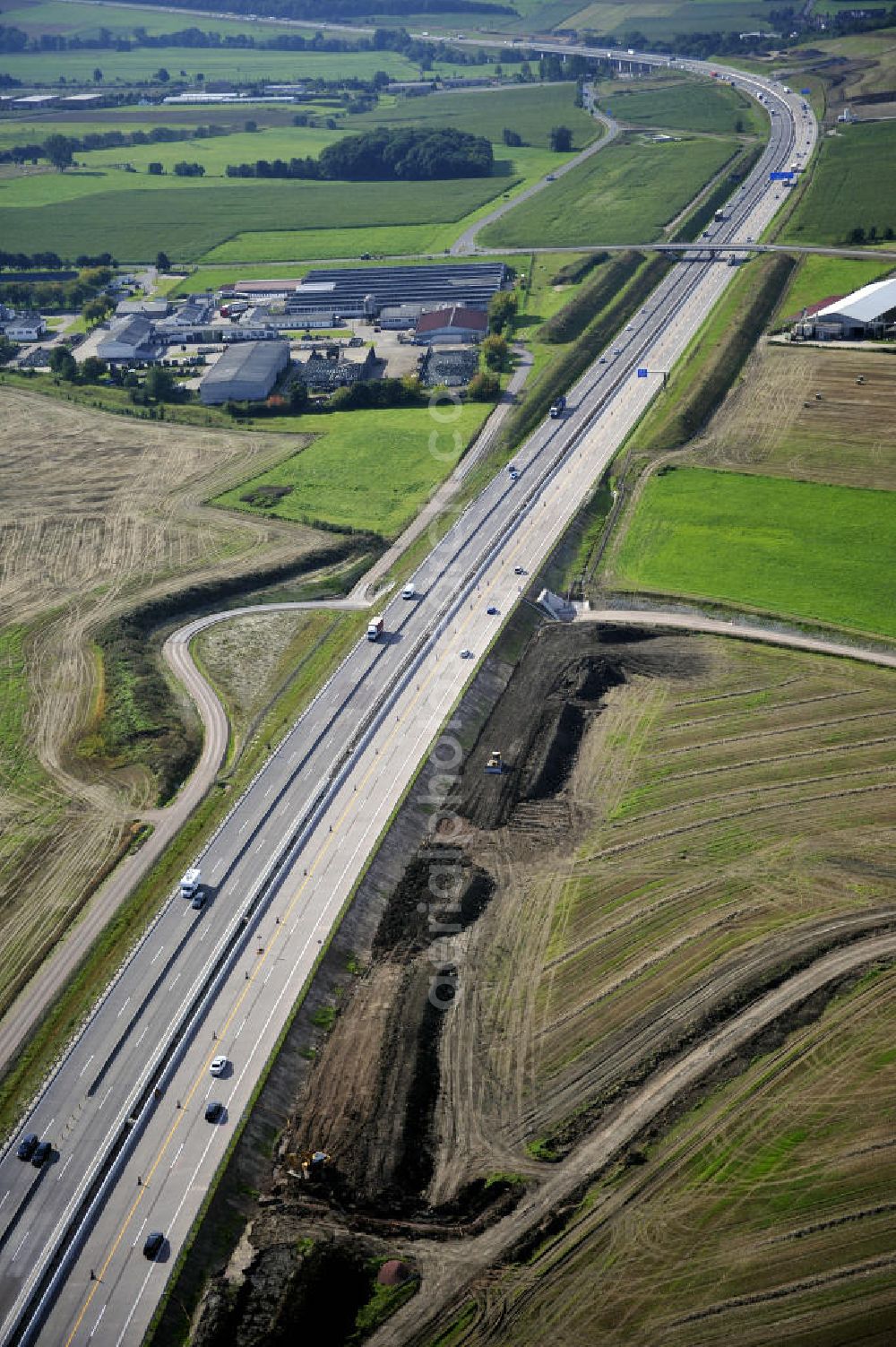 Eisenach from above - Blick auf den Verlauf des Projekt Nordverlegung / Umfahrung Hörselberge der Autobahn E40 / A4 in Thüringen bei Eisenach. Durchgeführt werden die im Zuge dieses Projektes notwendigen Arbeiten unter an derem von den Mitarbeitern der Niederlassung Weimar der EUROVIA Verkehrsbau Union sowie der Niederlassungen Abbruch und Erdbau, Betonstraßenbau, Ingenieurbau und TECO Schallschutz der EUROVIA Beton sowie der DEGES.