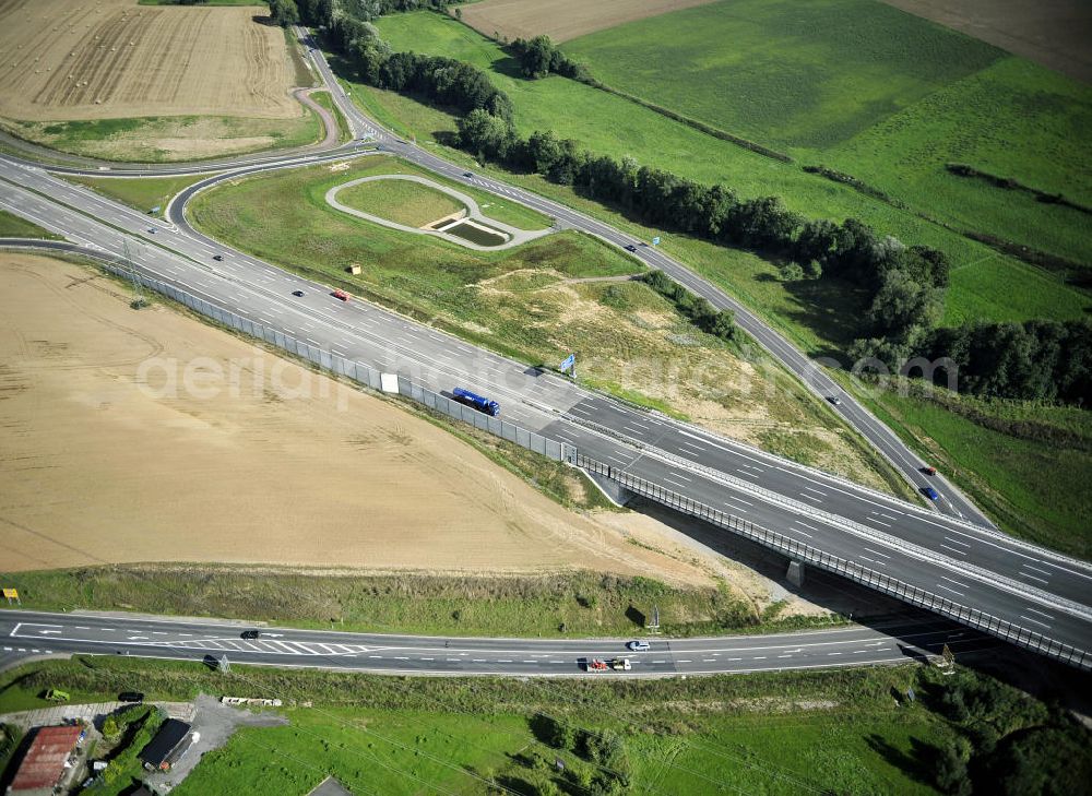 Eisenach from above - Blick auf den Verlauf des Projekt Nordverlegung / Umfahrung Hörselberge der Autobahn E40 / A4 in Thüringen bei Eisenach. Durchgeführt werden die im Zuge dieses Projektes notwendigen Arbeiten unter an derem von den Mitarbeitern der Niederlassung Weimar der EUROVIA Verkehrsbau Union sowie der Niederlassungen Abbruch und Erdbau, Betonstraßenbau, Ingenieurbau und TECO Schallschutz der EUROVIA Beton sowie der DEGES.