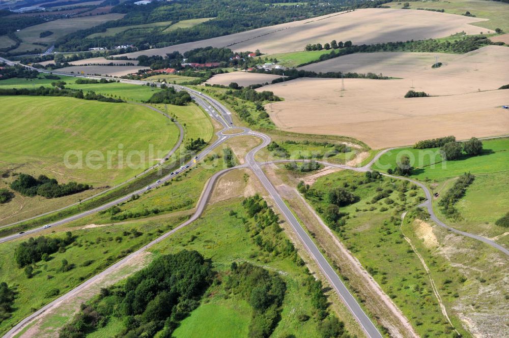 Wutha-Farnroda from the bird's eye view: Neubau / Baustelle Anschluss der Bundesstraße 88 an die B 19 im Zuge des Projekt Nordverlegung / Umfahrung Hörselberge der Autobahn E40 / A4 in Thüringen bei Eisenach. Durchgeführt wurden die notwendigen Arbeiten unter an derem von den Mitarbeitern der Niederlassung Weimar der EUROVIA Verkehrsbau Union sowie der Niederlassungen Abbruch und Erdbau, Betonstraßenbau, Ingenieurbau und TECO Schallschutz der EUROVIA Beton sowie der DEGES. Construction site / road works near by Wutha-Farnroda in Thuringia.