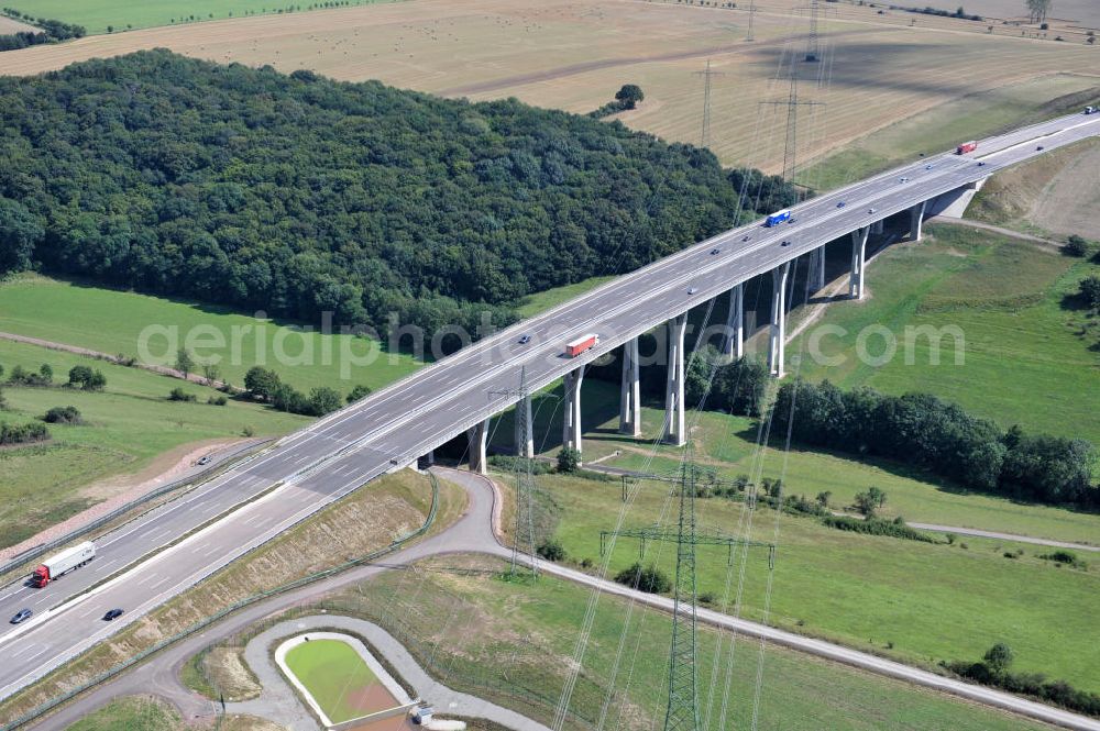 Aerial image Ettenhausen - Die Nessetalbrücke mit einer Länge von 380 Meter. Die Brücke wurde im Zuge des Projekt Nordverlegung / Umfahrung Hörselberge der Autobahn E40 / A4 in Thüringen bei Eisenach erbaut. Durchgeführt wurden die notwendigen Arbeiten unter an derem von den Mitarbeitern der Niederlassung Weimar der EUROVIA Verkehrsbau Union sowie der Niederlassungen Abbruch und Erdbau, Betonstraßenbau, Ingenieurbau und TECO Schallschutz der EUROVIA Beton sowie der DEGES. The bridge was built during the construction of the new bypass system.