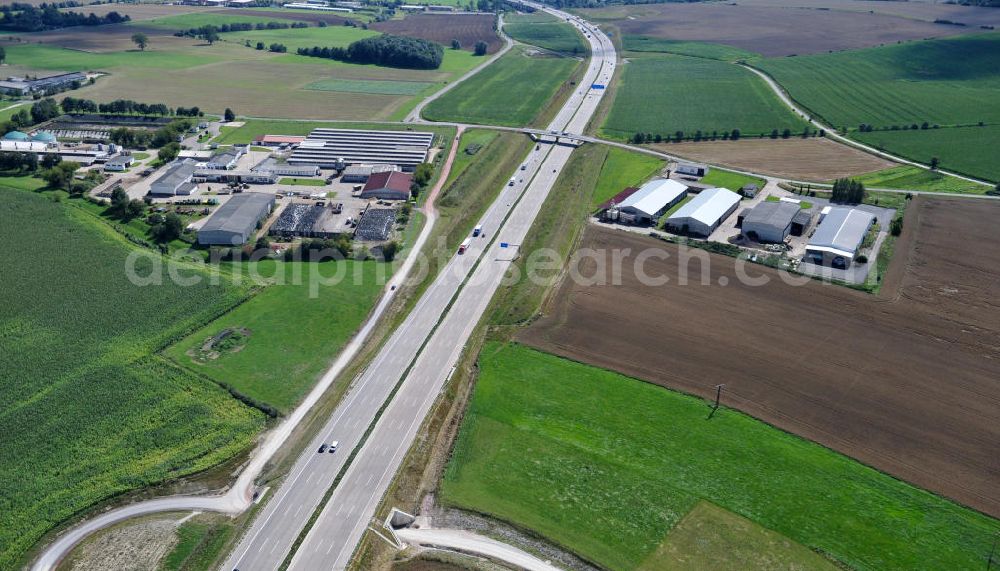 Aerial photograph Hastrungsfeld - Neuer A4 Autobahnabschnitt, erbaut im Zuge des Projekt Nordverlegung / Umfahrung Hörselberge der Autobahn E40 / A4 in Thüringen bei Eisenach. Durchgeführt wurden die notwendigen Arbeiten unter an derem von den Mitarbeitern der Niederlassung Weimar der EUROVIA Verkehrsbau Union sowie der Niederlassungen Abbruch und Erdbau, Betonstraßenbau, Ingenieurbau und TECO Schallschutz der EUROVIA Beton sowie der DEGES. Construction of new bypass system.