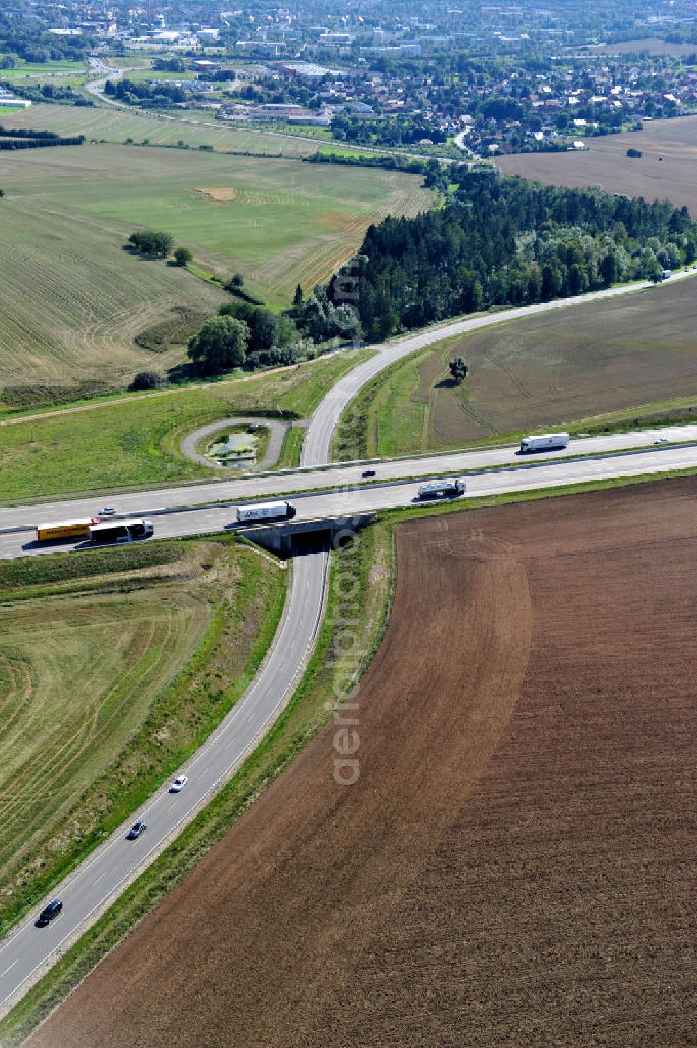 Aerial image Neukirchen - Neuer A4 Autobahnabschnitt, erbaut im Zuge des Projekt Nordverlegung / Umfahrung Hörselberge der Autobahn E40 / A4 in Thüringen bei Eisenach. Durchgeführt wurden die notwendigen Arbeiten unter an derem von den Mitarbeitern der Niederlassung Weimar der EUROVIA Verkehrsbau Union sowie der Niederlassungen Abbruch und Erdbau, Betonstraßenbau, Ingenieurbau und TECO Schallschutz der EUROVIA Beton sowie der DEGES. Construction of new bypass system.