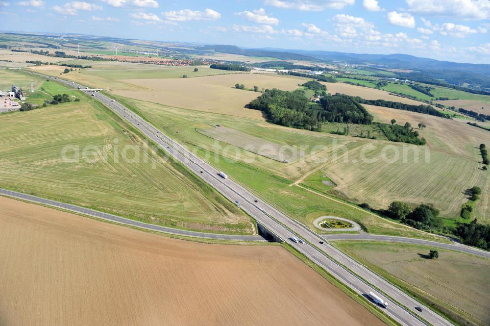 Aerial photograph Neukirchen - Neuer A4 Autobahnabschnitt, erbaut im Zuge des Projekt Nordverlegung / Umfahrung Hörselberge der Autobahn E40 / A4 in Thüringen bei Eisenach. Durchgeführt wurden die notwendigen Arbeiten unter an derem von den Mitarbeitern der Niederlassung Weimar der EUROVIA Verkehrsbau Union sowie der Niederlassungen Abbruch und Erdbau, Betonstraßenbau, Ingenieurbau und TECO Schallschutz der EUROVIA Beton sowie der DEGES. Construction of new bypass system.