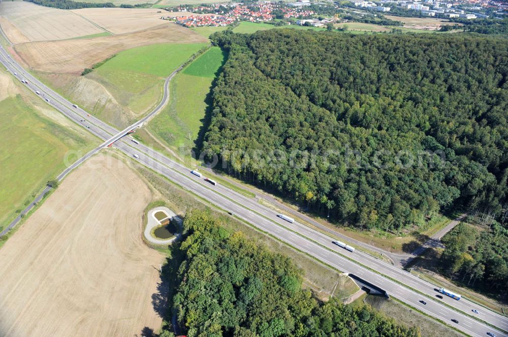 Aerial image Madelungen - Neuer A4 Autobahnabschnitt, erbaut im Zuge des Projekt Nordverlegung / Umfahrung Hörselberge der Autobahn E40 / A4 in Thüringen bei Eisenach. Durchgeführt wurden die notwendigen Arbeiten unter an derem von den Mitarbeitern der Niederlassung Weimar der EUROVIA Verkehrsbau Union sowie der Niederlassungen Abbruch und Erdbau, Betonstraßenbau, Ingenieurbau und TECO Schallschutz der EUROVIA Beton sowie der DEGES. Construction of new bypass system.