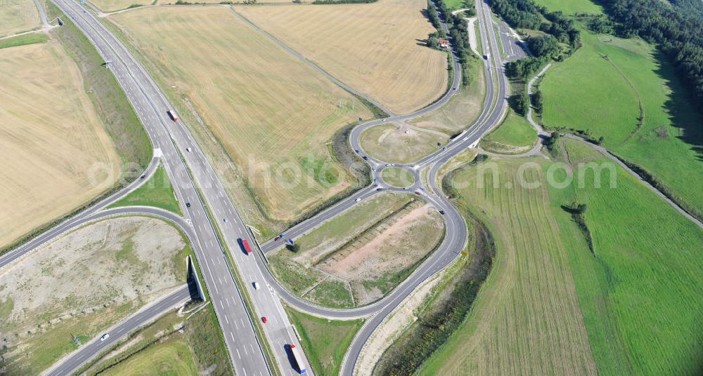 Aerial photograph Eisenach - Neuer A4 Autobahnabschnitt, erbaut im Zuge des Projekt Nordverlegung / Umfahrung Hörselberge der Autobahn E40 / A4 in Thüringen bei Eisenach. Durchgeführt wurden die notwendigen Arbeiten unter an derem von den Mitarbeitern der Niederlassung Weimar der EUROVIA Verkehrsbau Union sowie der Niederlassungen Abbruch und Erdbau, Betonstraßenbau, Ingenieurbau und TECO Schallschutz der EUROVIA Beton sowie der DEGES. Construction of new bypass system.