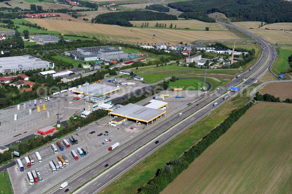 Aerial image Eisenach - Neuer A4 Autobahnabschnitt, erbaut im Zuge des Projekt Nordverlegung / Umfahrung Hörselberge der Autobahn E40 / A4 in Thüringen bei Eisenach. Durchgeführt wurden die notwendigen Arbeiten unter an derem von den Mitarbeitern der Niederlassung Weimar der EUROVIA Verkehrsbau Union sowie der Niederlassungen Abbruch und Erdbau, Betonstraßenbau, Ingenieurbau und TECO Schallschutz der EUROVIA Beton sowie der DEGES. Construction of new bypass system.