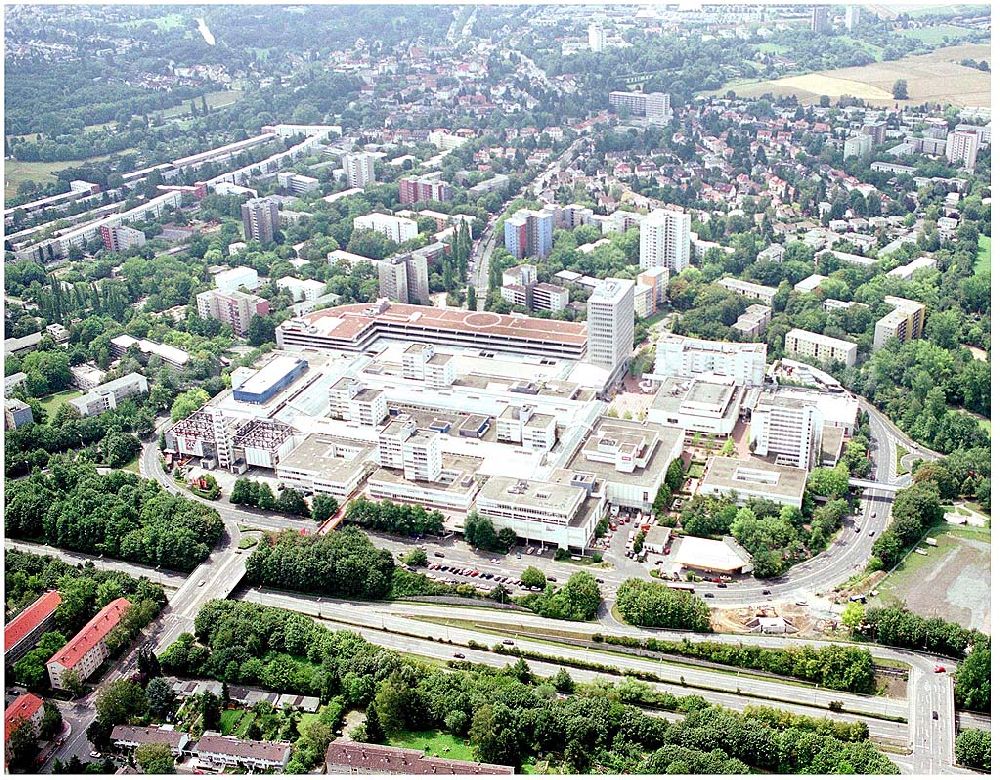 Frankfurt am Main from the bird's eye view: 24.07.2004 Blick auf das NordWestZentrum in Frankfurtbam Main, Verwaltungsgesellschaft mbH Limescorso 8, 60439 Frankfurt am Main Tel. (069) 58 09 02-0, Fax (069) 58 09 02-40 nwz@nwz-frankfurt.de Kontaktperson: Georg-H. Lackner