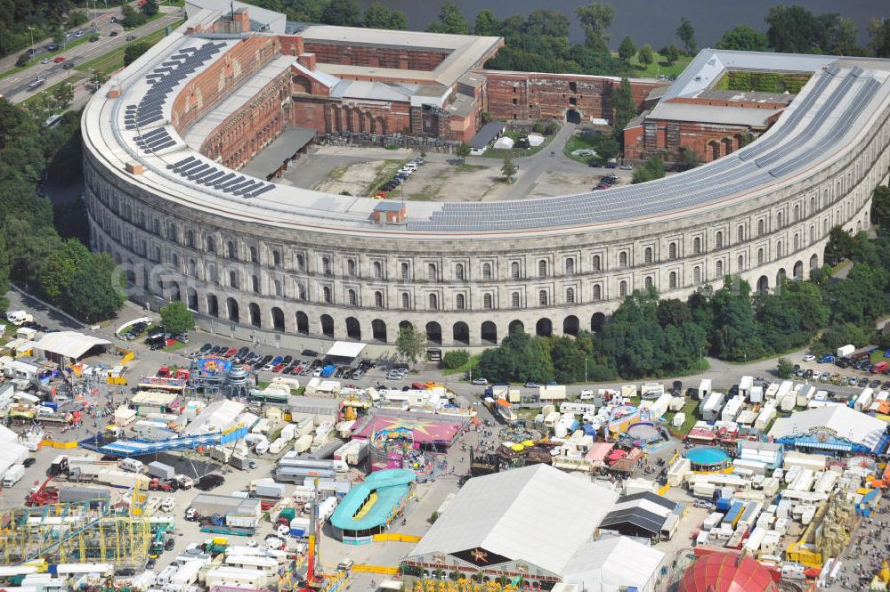 Aerial image 05.09.2010 - Blick auf das Nürnberger Herbstfest am Dutzendteich in Nürnberg. Es findest auch als Nürnberger Frühjahrsfest statt. Das Nürnberger Volksfest, heute eine Mischung aus Rummel und Schaustellerattraktionen - hat seine Wurzeln im Jahr 1826. View of the Nuremberg Autumn Festival on Dutzendteich in Nuremberg. It also hosts a spring festival in Nuremberg. The Nuremberg folk festival, now a mixture of amusement and fairground attractions - has its roots in 1826.