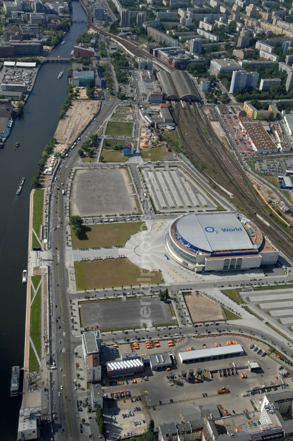 Aerial image Berlin - View of the O2 World Arena in Berlin Friedrichshain