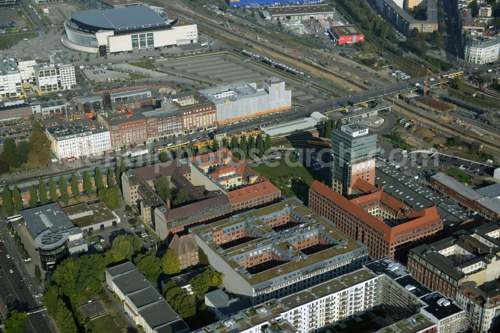 Aerial image Berlin - View at the restored building of the monument protected former Osram respectively Narva company premises Oberbaum City in the district Friedrichshain in Berlin. Here, among many other companies, BASF Services Europe, the German Post Customer Service Center GmbH and Heineken Germany GmbH are located. It is owned by HVB Immobilien AG, which is part of the UniCredit Group