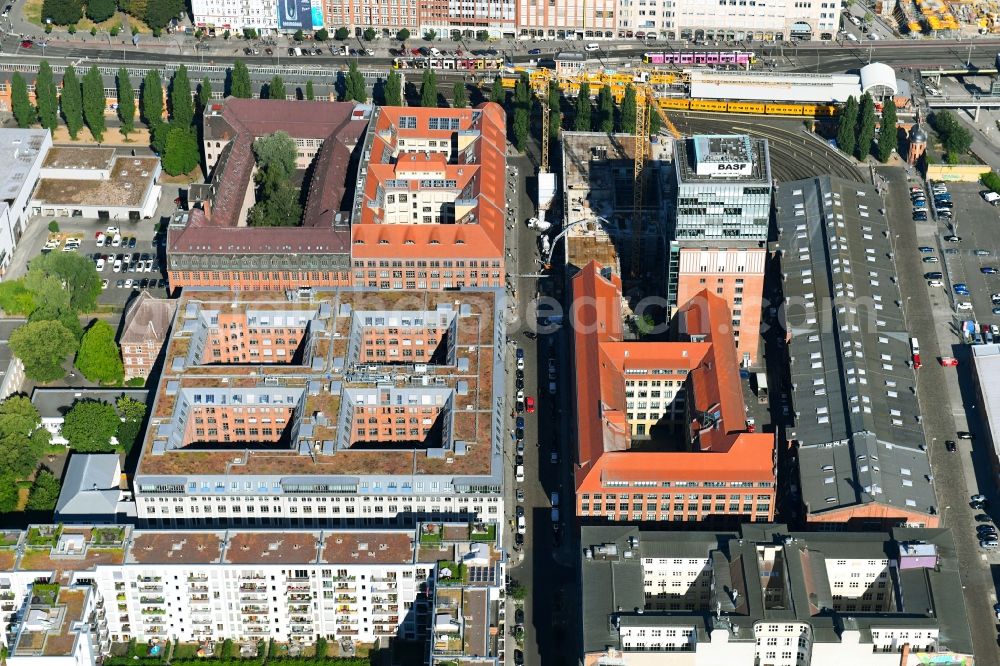 Aerial photograph Berlin - View at the restored building of the monument protected former Osram respectively Narva company premises Oberbaum City in the district Friedrichshain in Berlin