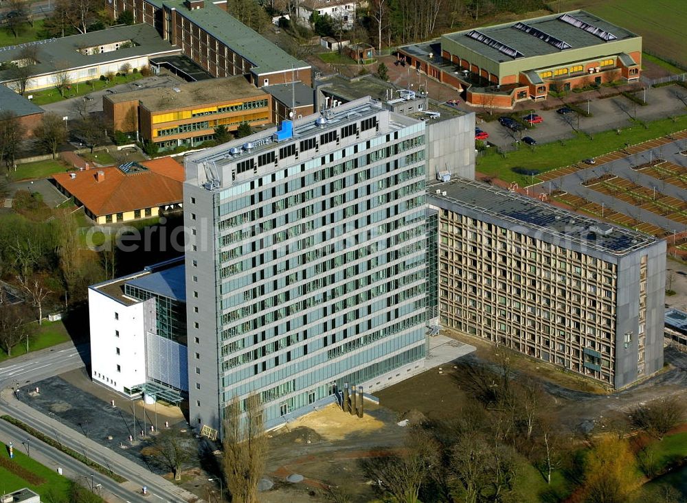 Hamm from the bird's eye view: Das Gebäude des Oberlandesgerichts ( OLG ) Hamm an der Heßlerstraße. Das Hochhaus wurde 1959 errichtet und ist Sitz des größten Oberlandesgerichts Deutschlands. The building of the Higher Regional Court (OLG) Hamm at the Hessler Street.