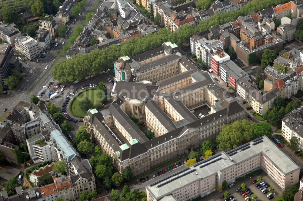 Aerial photograph Köln - Blick auf das Oberlandesgericht von Köln. Das Oberlandesgericht Köln ist eines der drei Oberlandesgerichte des Bundeslandes Nordrhein-Westfalen. Hier arbeiten ca. 120 Richter und rund 250 weitere Justizbedienstete. Das Gebäude im Kölner Stadtteil Neustadt-Nord wurde 1907-1911 erbaut. Der Reichenspergerplatz, an dem das Gebäude steht, wurde nach Appellationsgerichtsrat August Reichensperger benannt. Die Fassade wird zur Zeit von der Schorn GmbH & Co. KG saniert. Kontakt Schorn GmbH & Co. KG: +49(0)221 251521