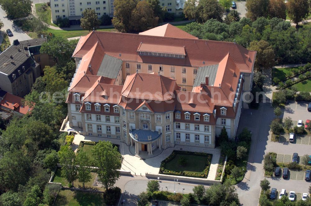 Naumburg (Saale) from the bird's eye view: Das Oberlandesgericht Naumburg ist das einzige Oberlandesgericht des Bundeslandes Sachsen-Anhalt. Unter Leitung des Stadtbaumeisters Friedrich Hoßfeld wurde von 1914 bis 1917 das imposante neobarocke Gebäude als repräsentativer Gerichtsbau errichtet. Anschrift: Domplatz 10, 06618 Naumburg