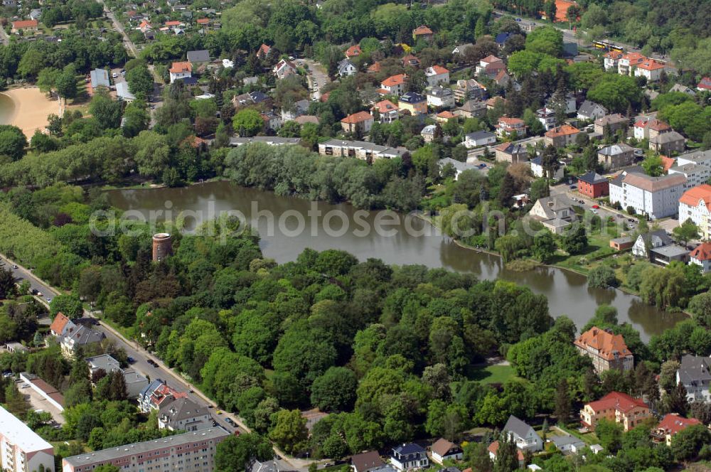 Aerial image Berlin - Blick auf den Obersee im Stadtteil Alt-Hohenschönhausen.