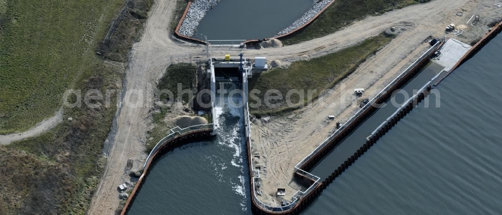 Elbe-Parey from the bird's eye view: Zerben headwater weir at the sluice along the Elbe-Havel-Canel in the state Saxony-Anhalt